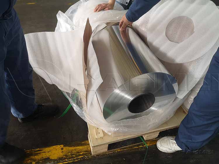 aluminum foil big roll.jpg